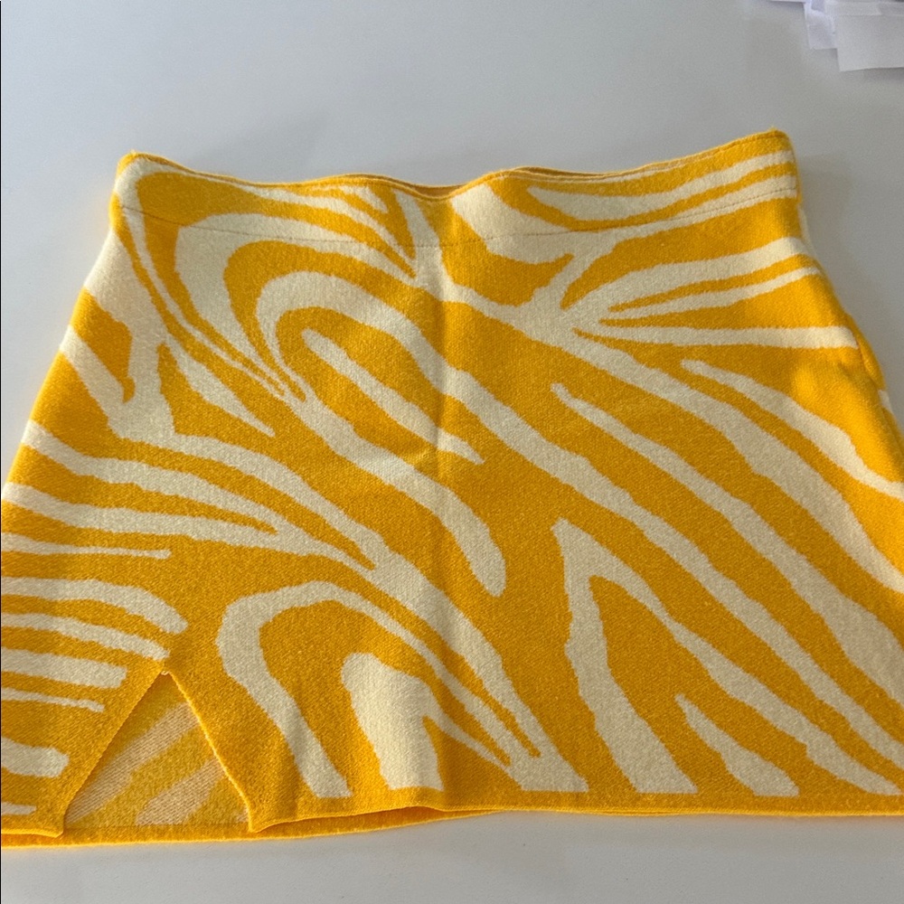 Double Zero Yellow and White Zebra Print Skirt m